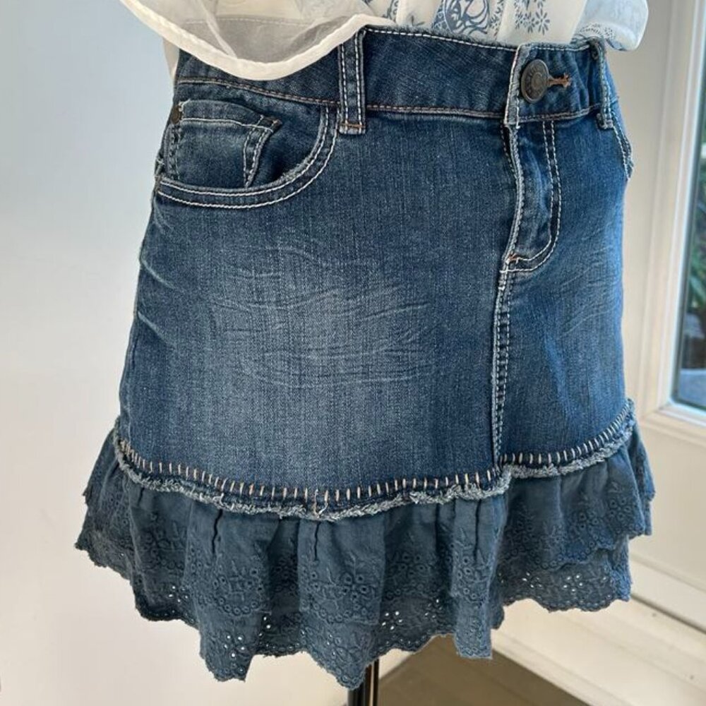 Twik Denim Mini Skirt With Dusty Blue Lace Hem And Paisley‑Lined Pockets – US 8